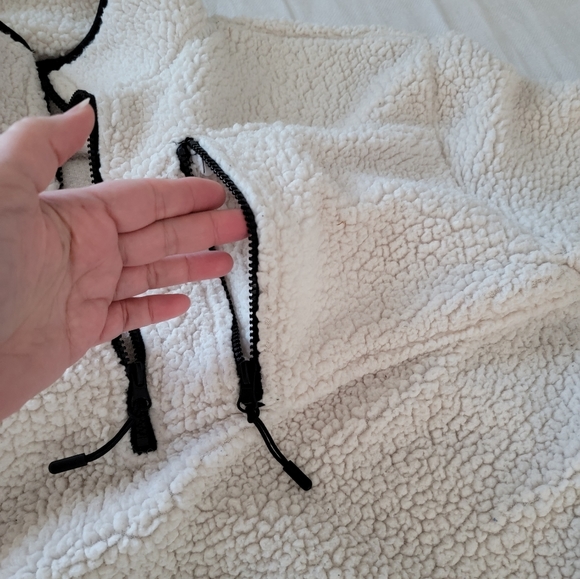 DONATED No Boundaries White Fleece Quarter Zip Shirt - Picture 3 of 8